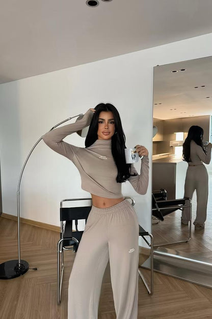 Tracksuit Jogger With High Neck